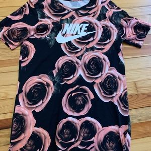 Nike Rose Tee